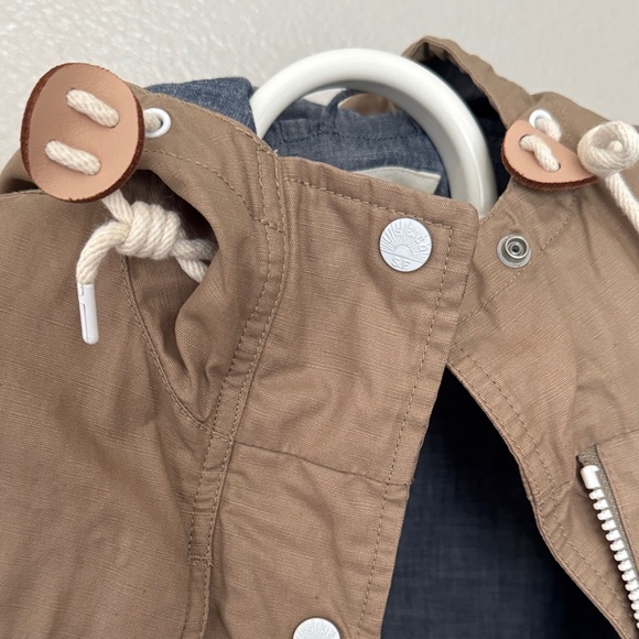 Levi’s Women's Tan Hooded Rain Jacket - Picture 3 of 10